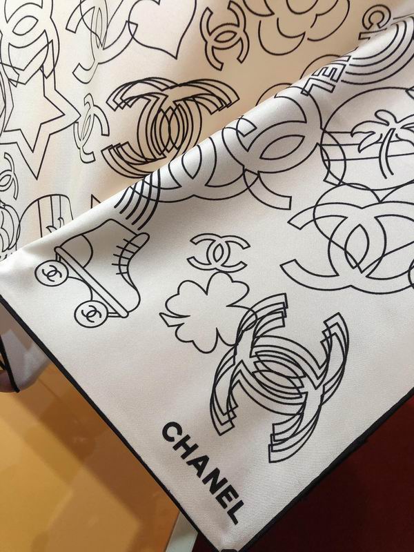 Chanel silk scarf 90X90cm E22 (16)